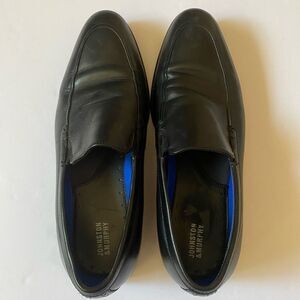 Johnston & Murphy Men’s Black Leather Loafers | Size 9M